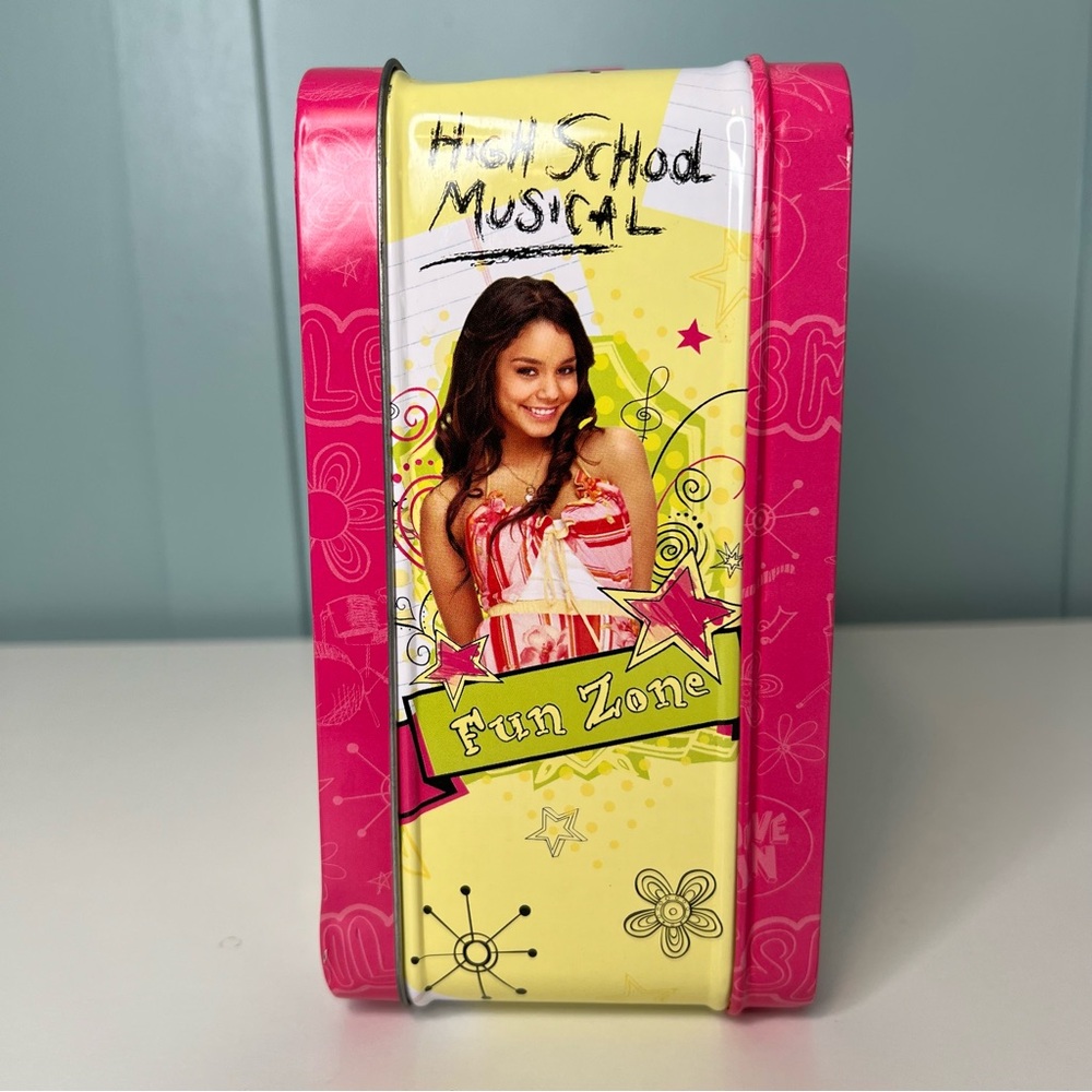 High School Musical Original Vintage Metal Lunch Box. - Picture 2 of 9